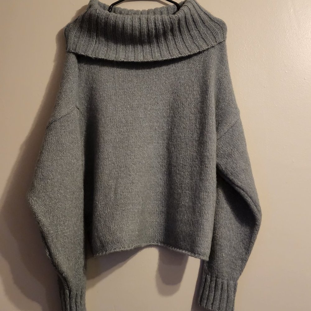 KENDALL + KYLIE  Blue Turtle Neck Sweater